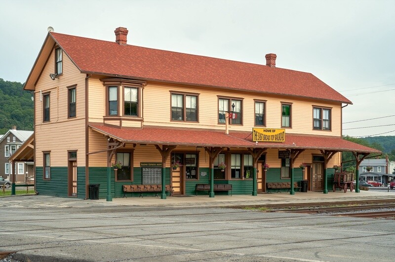 Orbisonia Station Postcard