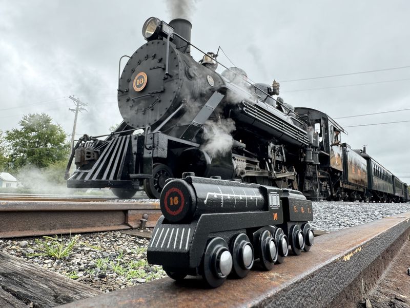 Classic Wooden Engine &amp; Tender Set - Steam Engine #16