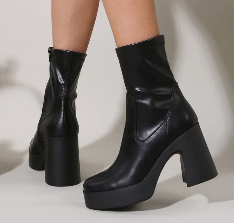 BOTAS NEGRAS PLATAFORMA