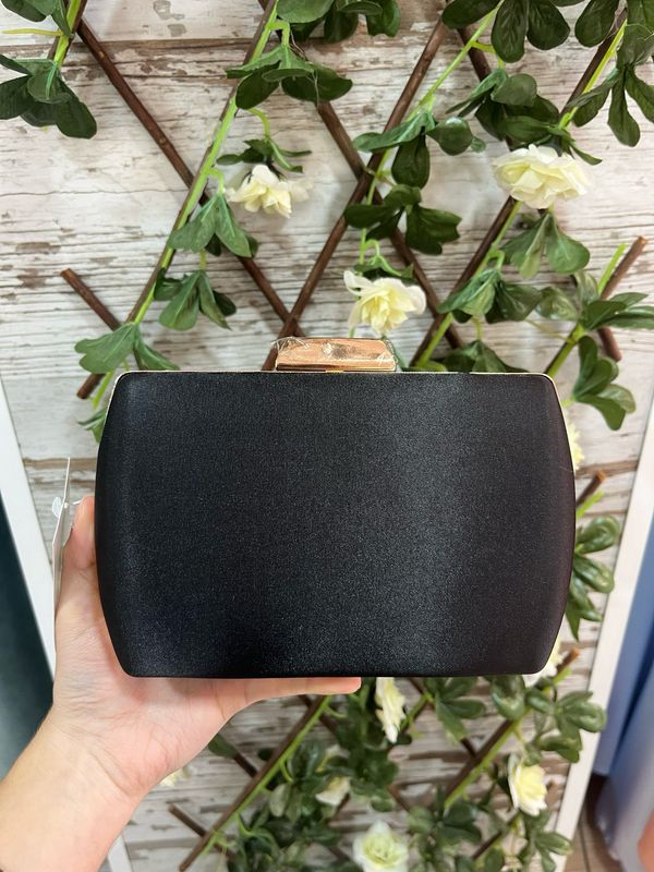 Bolso de mano raso