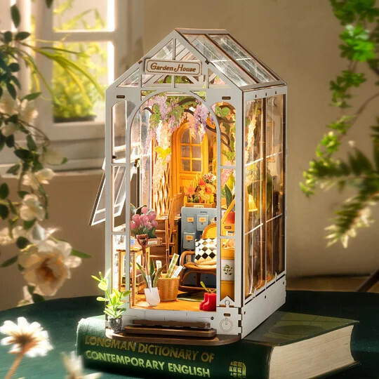 GARDEN FLOWER HOUSE BOOK NOOK & WONDERLAND