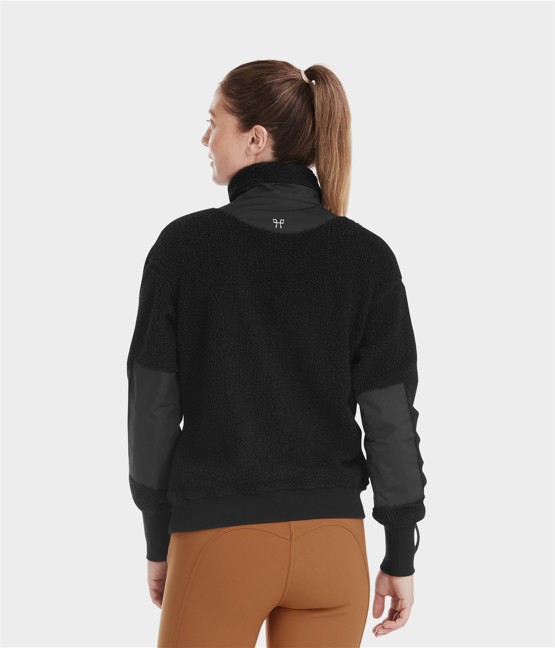 Sherpa Woman Horse Pilot Black