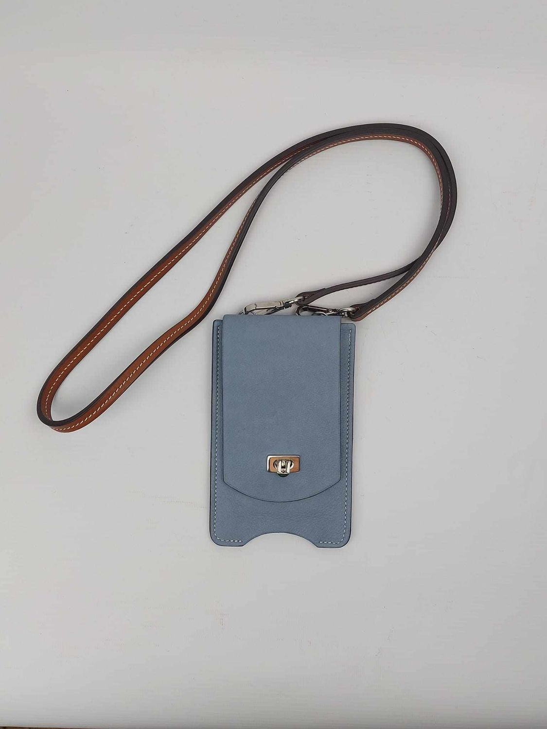 Porte Téléphone Pravins