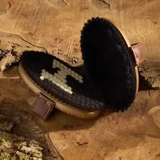 Horseware Signature soft finishing brush
