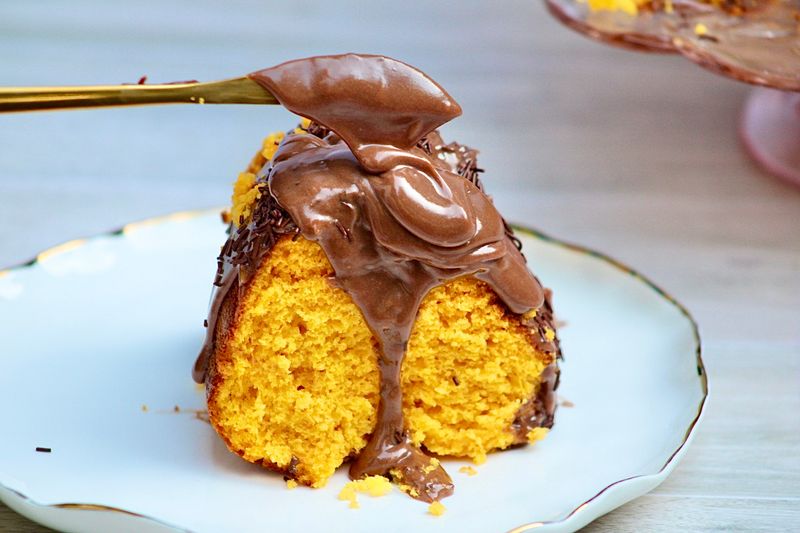 LC09 - Brazilian Carrot Bundt Cake