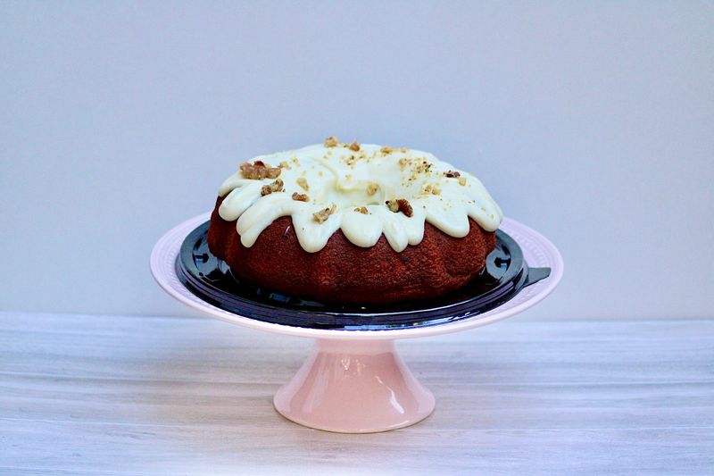 LC11 - Carrot Bundt with Cream Cheese Brigadeiro