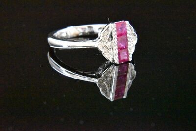Diamond and Ruby ring in 14KWG - White Diamonds: 0.07ct