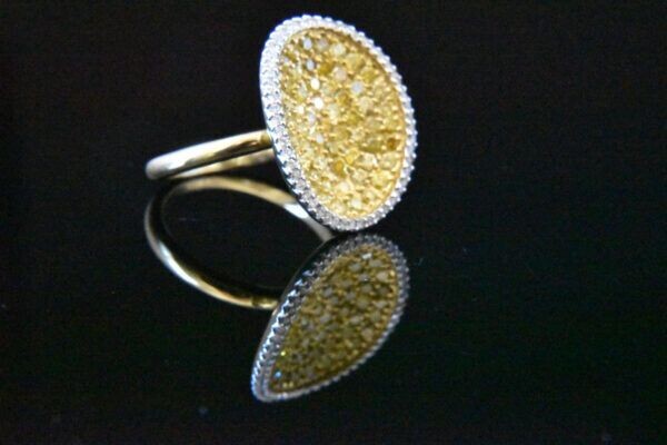 Natural Yellow and White Diamonds Ring in 18KYG