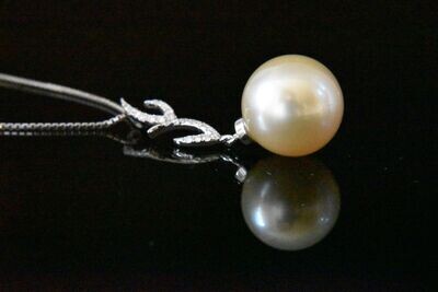 12MM Golden Pearl Pendant with Diamonds in 18KWG