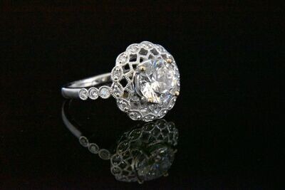Semi-Mount Engagement ring with Diamonds in 18KWG – White Diamonds: 0.19ct