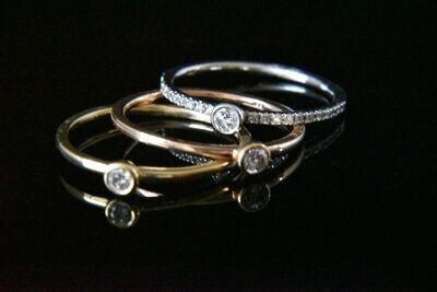 Diamond stackable Bands in 14K3T – White Diamonds: 0.34Ct