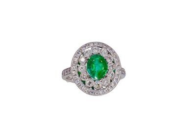 Diamond and Emerald Ring in 18KWG – White Diamonds: 0.61ct