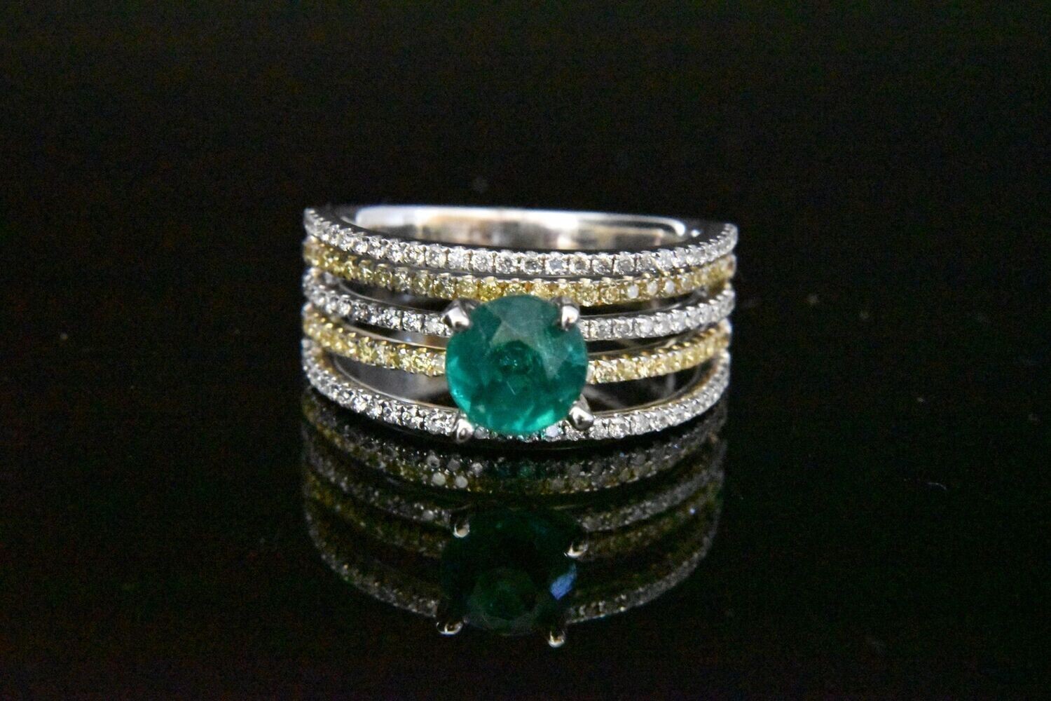 Diamond and Emerald Ring in 18KWG – White Diamonds: 0.40ct