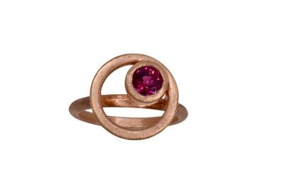 Diamond and Ruby Ring in 18KRG – Red Ruby: 0.52ct