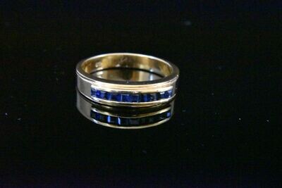 Sapphires Band in 18KYG – Blue Sapphire: 0.37ct