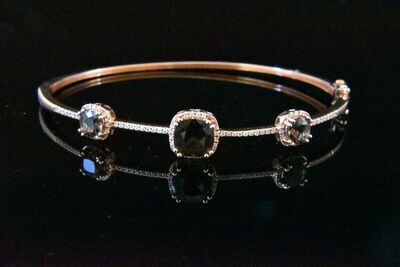 Diamond and Quarts bangle bracelet in 14KRG – White Diamonds: 0.19ct