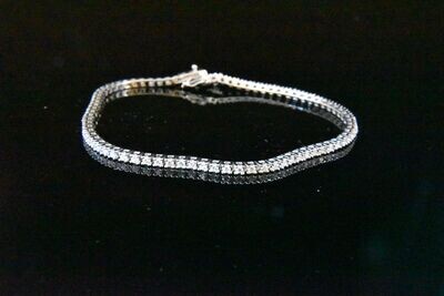 Diamond Bracelet in 18KWG – White Diamonds: 1.06ct