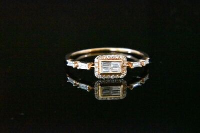 Diamond Ring in 14KRG – Diamonds: 0.24Ct