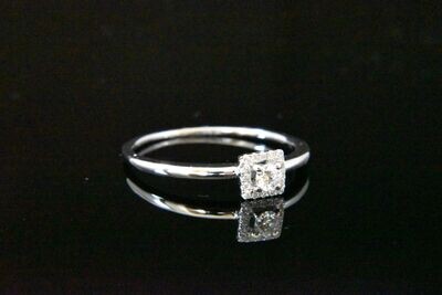 Diamond Ring in 14KWG – Diamonds: 0.13Ct