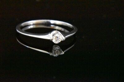 Diamond Ring in 18KWG – Diamonds: 0.10Ct