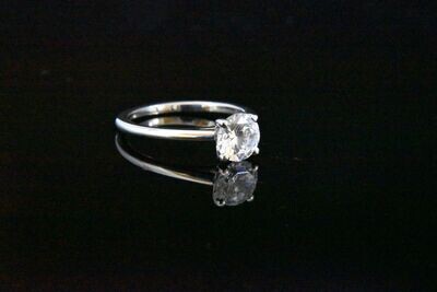Diamond Engagement Ring in Platinum – Diamonds: 0.62Ct