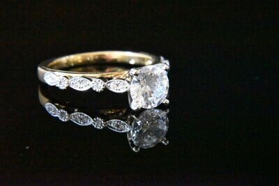 Semi-Mount Engagement ring with Diamonds in 14KTT – White Diamonds: 0.14ct