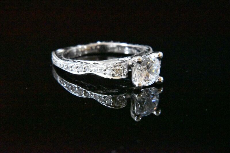 Semi-Mount Engagement ring with Diamonds in 14KWG – White Diamonds: 0.36ct