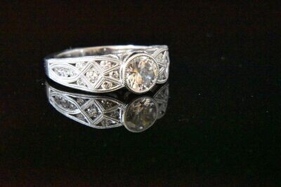 Semi-Mount Engagement ring with Diamonds in 14KWG – White Diamonds: 0.45ct