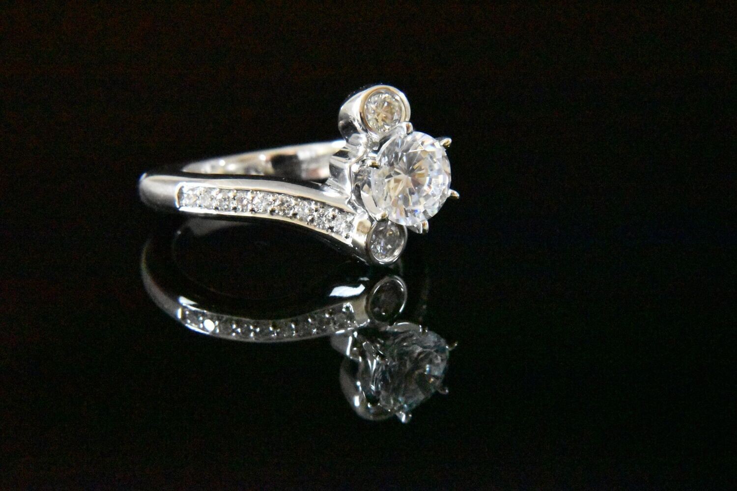 Semi-Mount Engagement ring with Diamonds in 18KWG – White Diamonds: 0.20ct