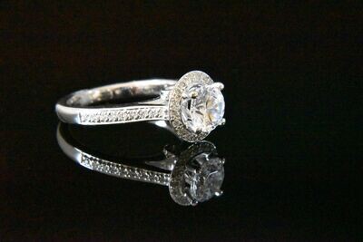 Semi-Mount Engagement ring with Diamonds in 18KWG – White Diamonds: 0.36ct