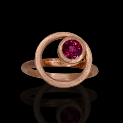 Diamond and Ruby Ring in 18KRG – Red Ruby: 0.52ct
