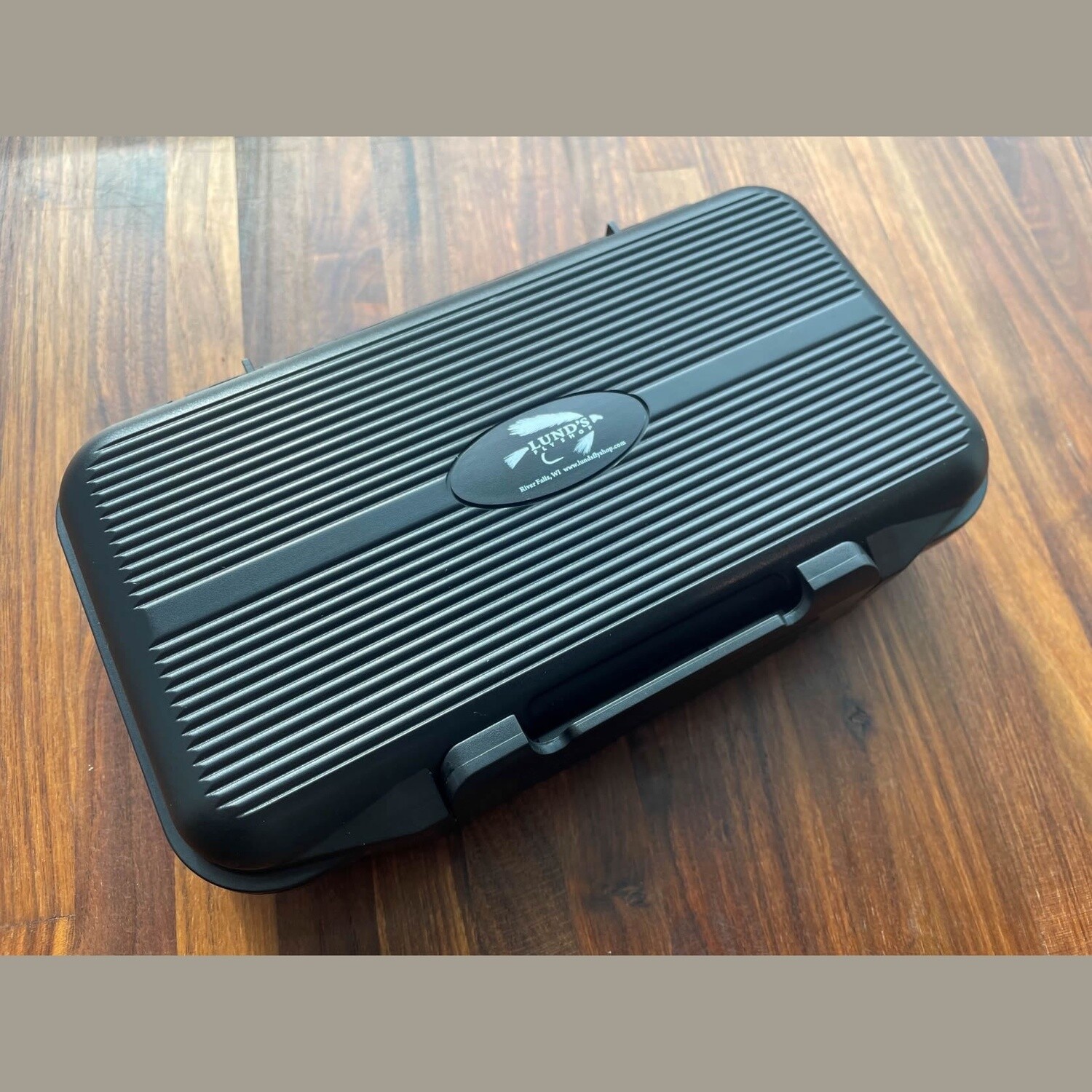 BLACK STREAMER CASE