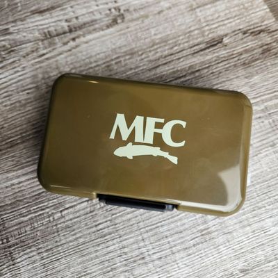 MFC POLY FLY BOX OLIVE