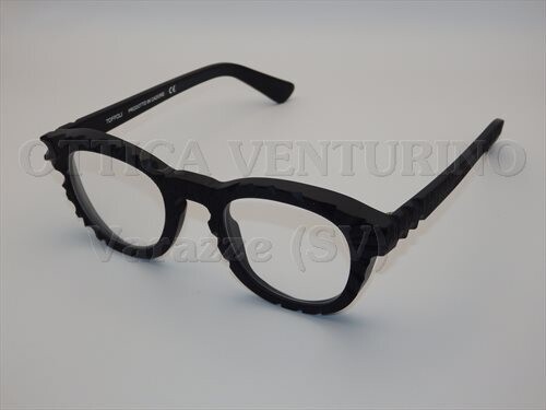 T BLACK 03