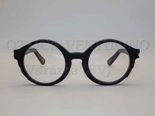 T BLACK 02