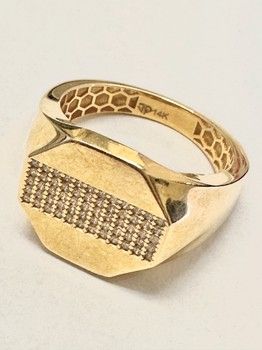 Men&#39;s oval/zirconia rings. 14K gold