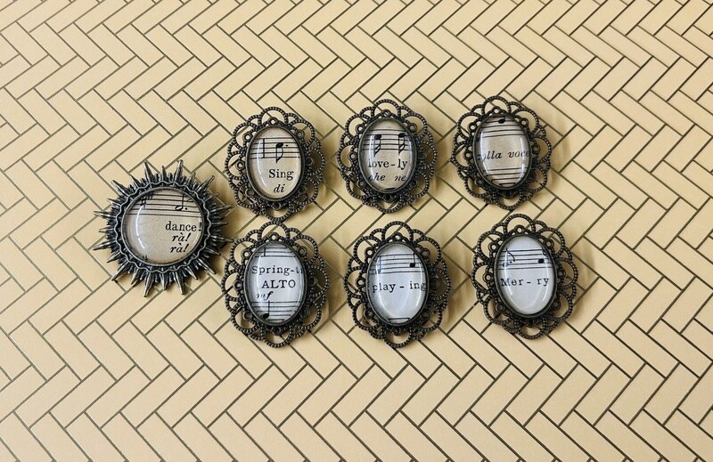Vocal Score Brooch