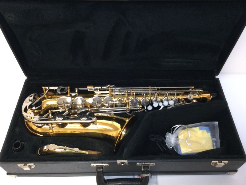 Vito Alto Saxophone *used*