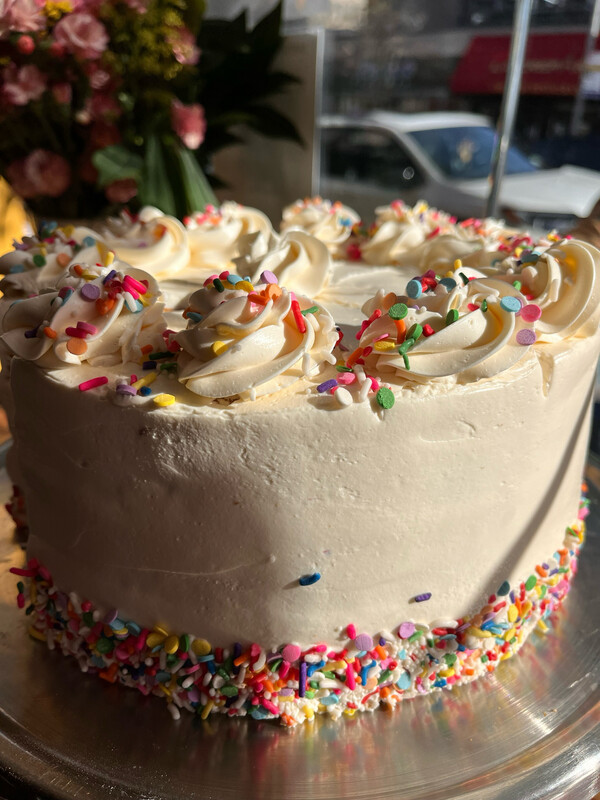 Vanilla funfettie cake