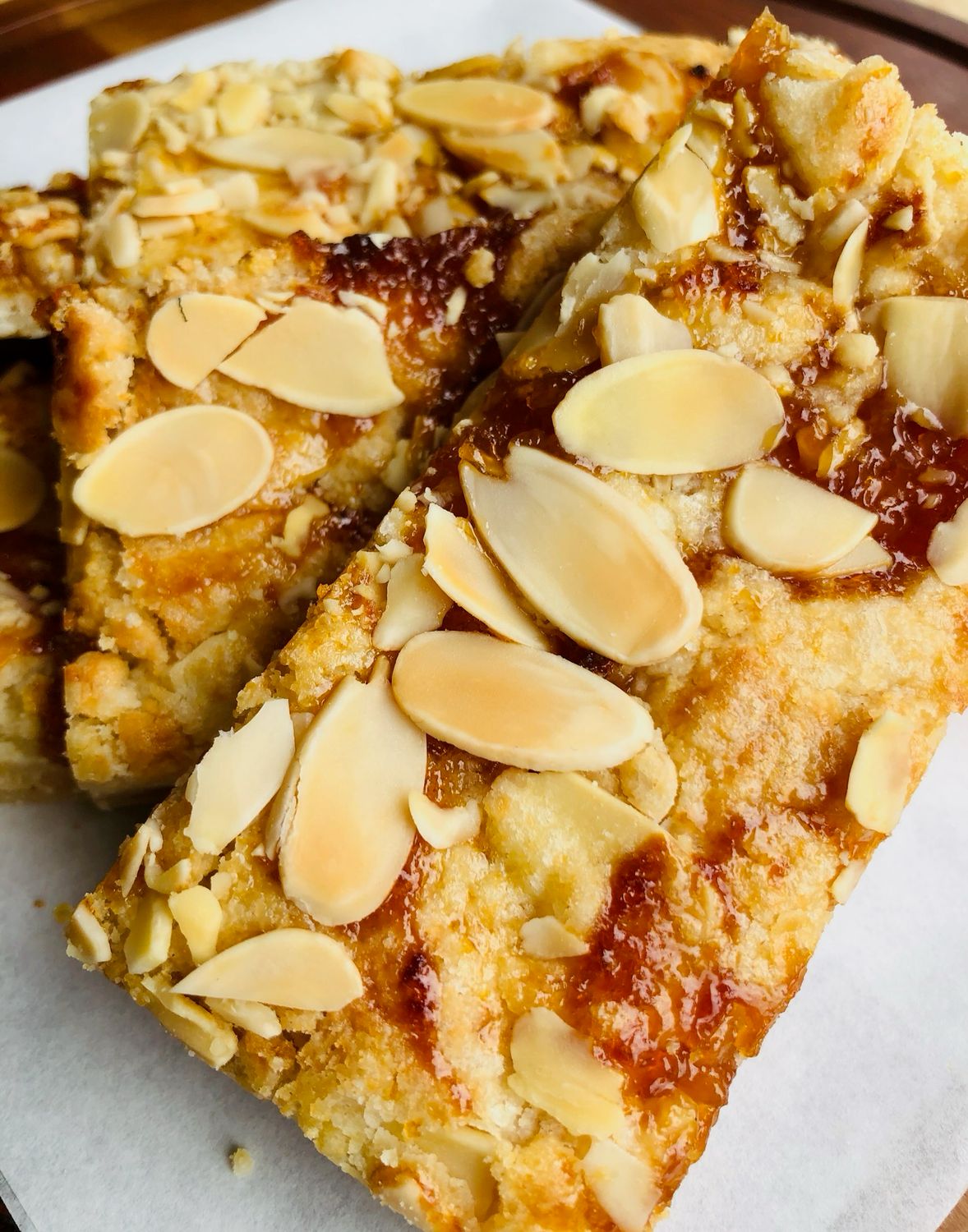 Apricot Almond Shortbread Bars