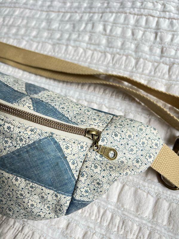 Dorthy Blue Belt Bag