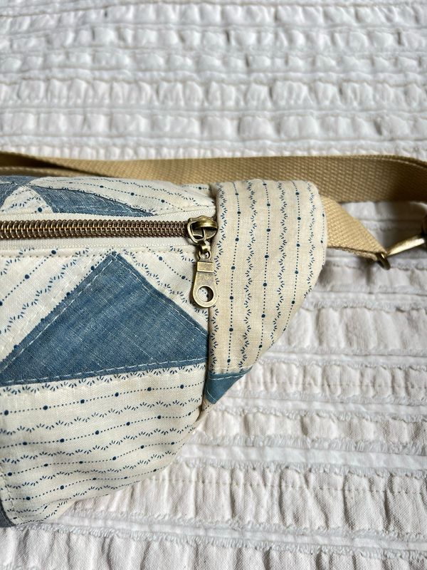 Dorthy Blue Belt Bag
