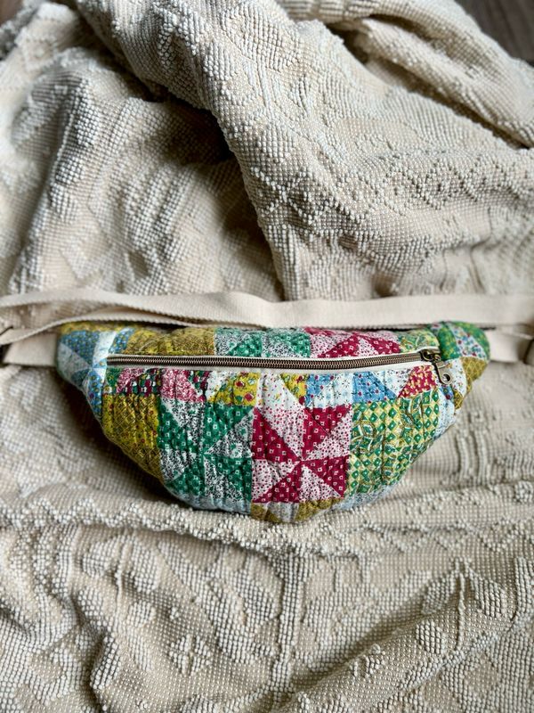 Small Pinwheel Belt Bag