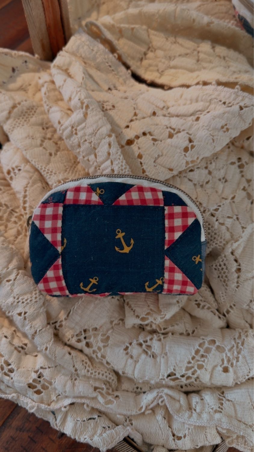 Vintage Gold Anchor Quilted Coin Purse