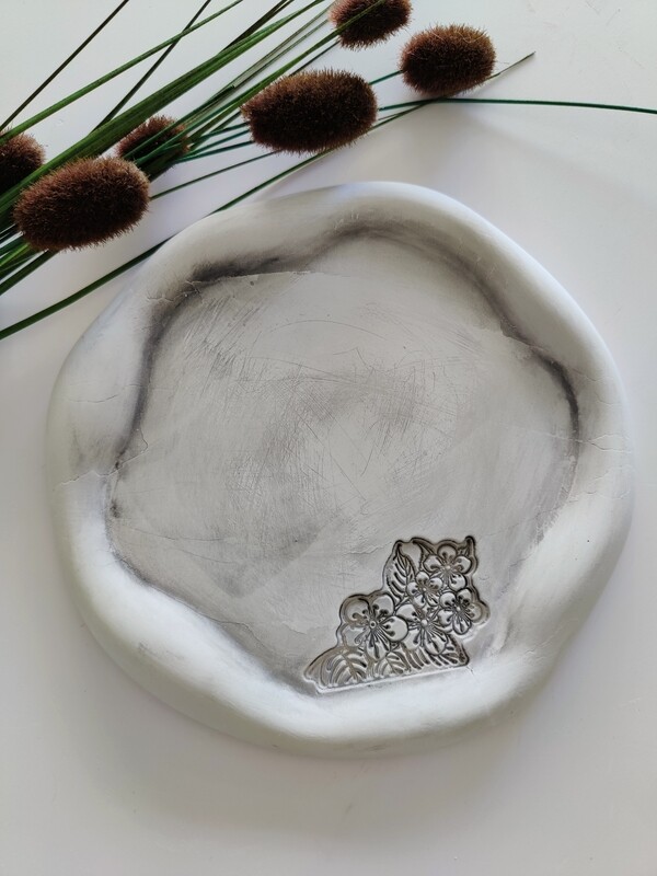 Round Design Concrete Tray