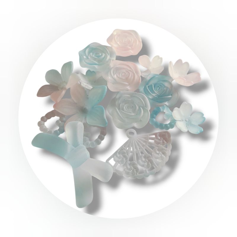 Acrylic Mixed Flower Charms (10g)