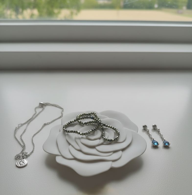 Rose Design Concrete Tray