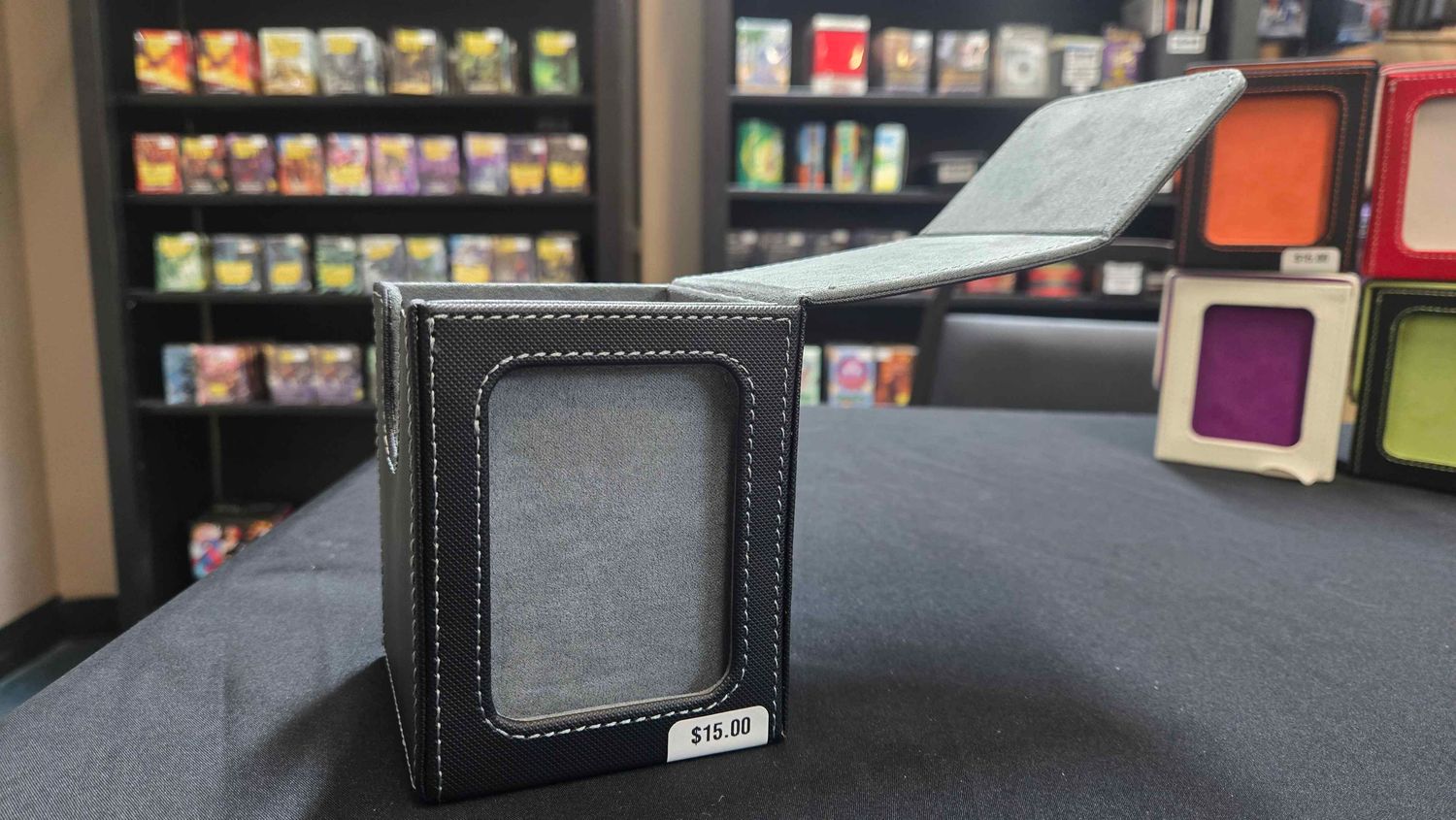 Commander Deckbox with Display Window - , Color: Black w/ Grey Inside