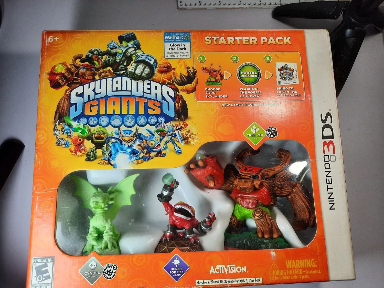 Skylanders: Giants [Walmart Starter Pack] - Nintendo 3DS, Condition: CIB