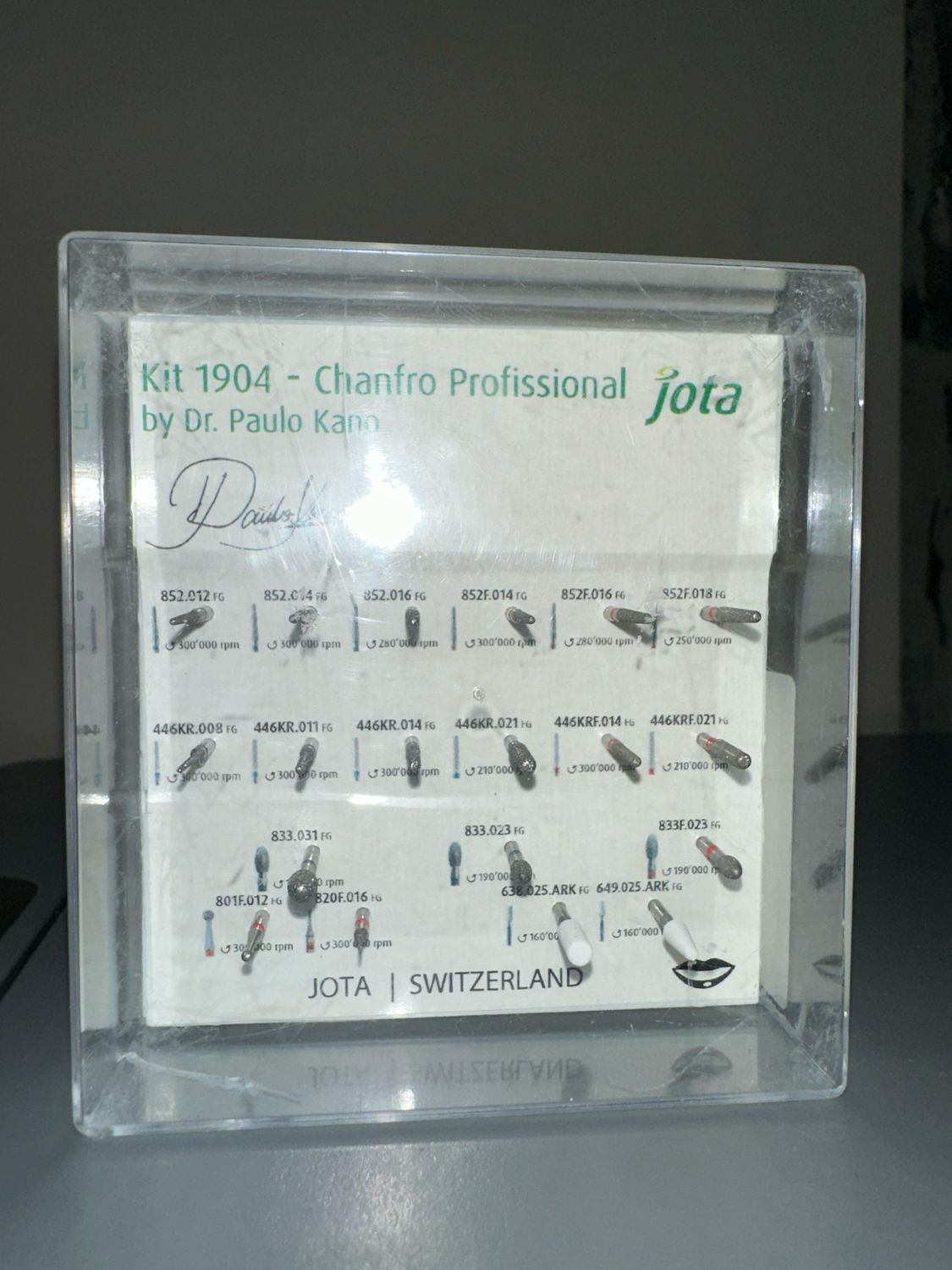 1904 - INLAY &amp; ONLAY BURS ( 19 Burs + Holder ) - JOTA